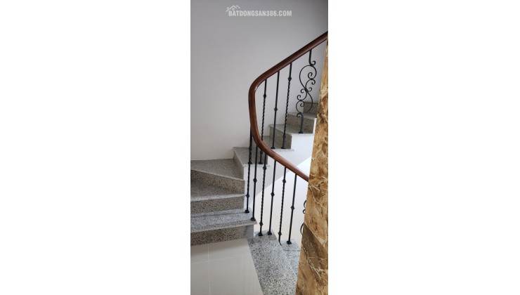 Nhà mình cho thuê nhà, Lê Văn Lương, Khuất Duy Tiến, 180m2x 2T -48 tr
